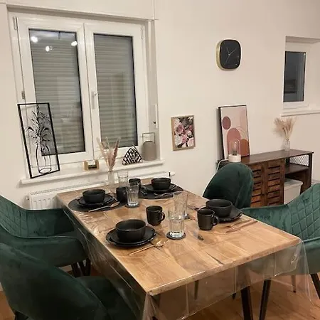 Schoene 2 Kingsize-bett Appartement